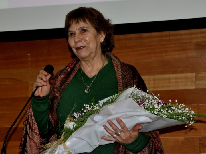 Carta de felicitaciones a la historiadora María Angélica Illanes por el premio Atenea 2020